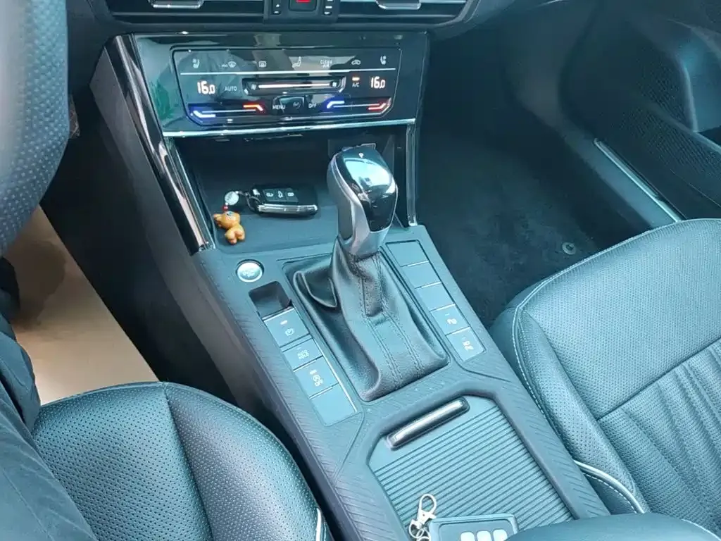 Volkswagen Passat — фото 7