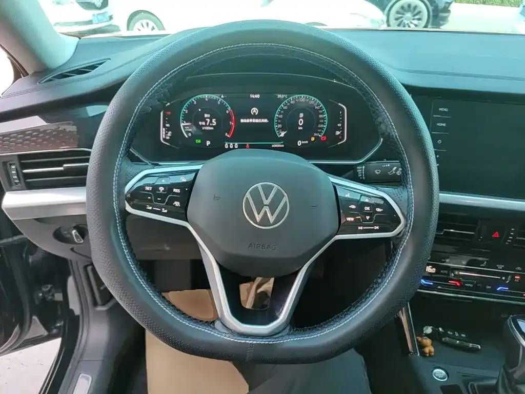 Volkswagen Passat — фото 5