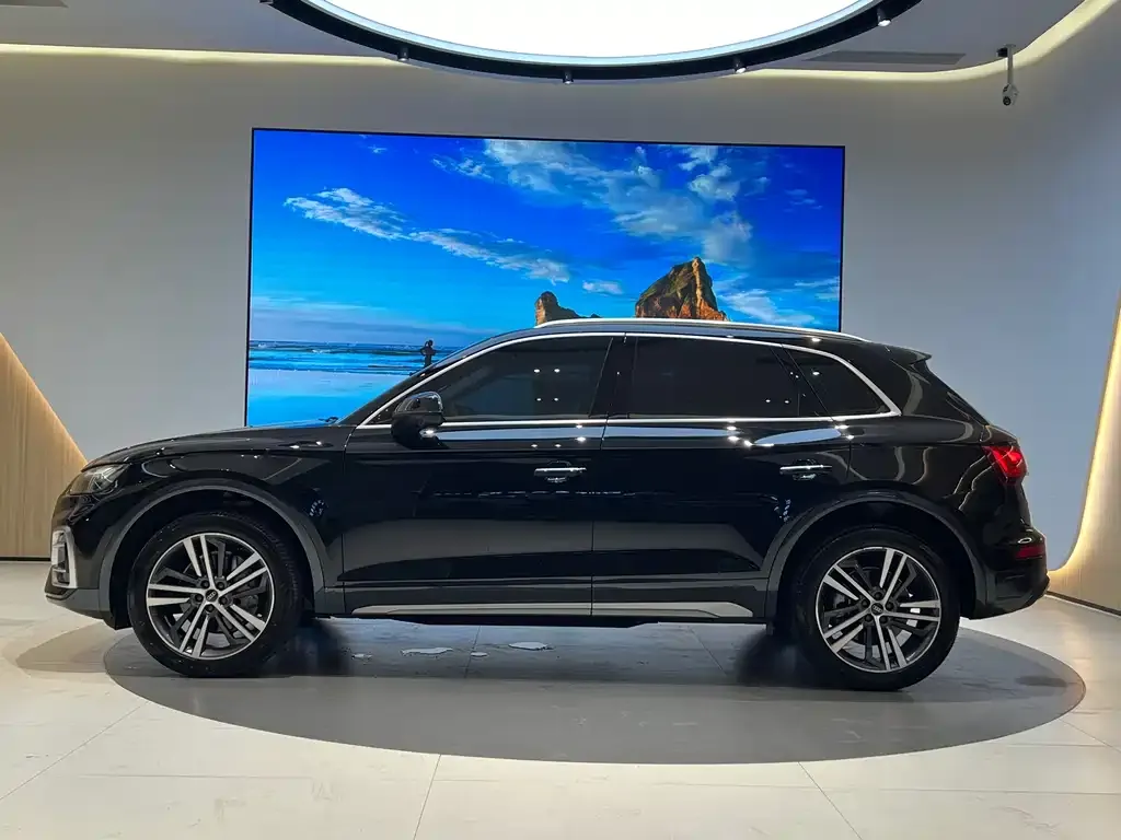 Audi Q5L — фото 4
