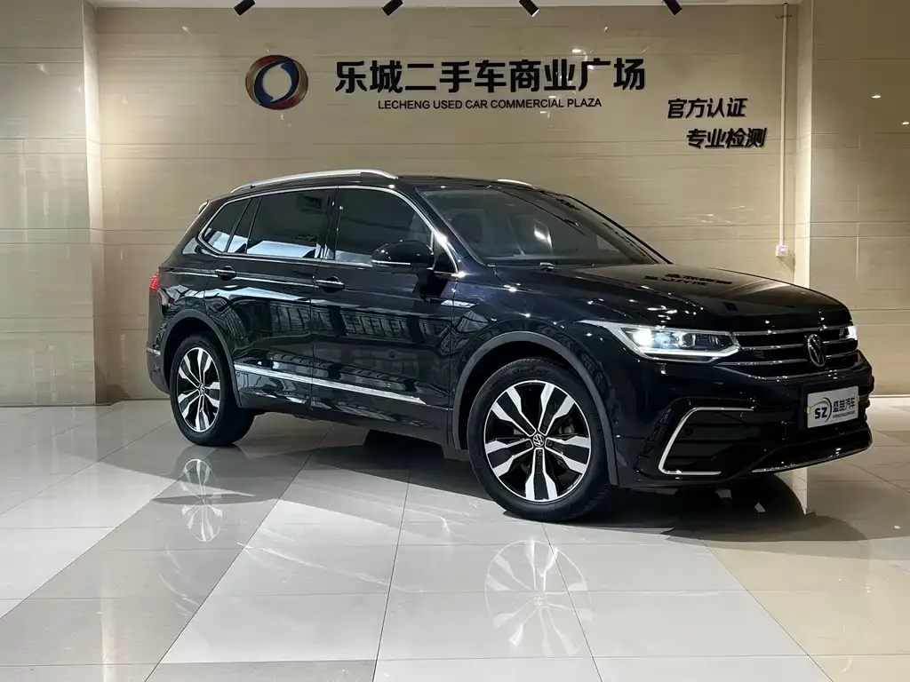 Volkswagen Tiguan L — фото 8