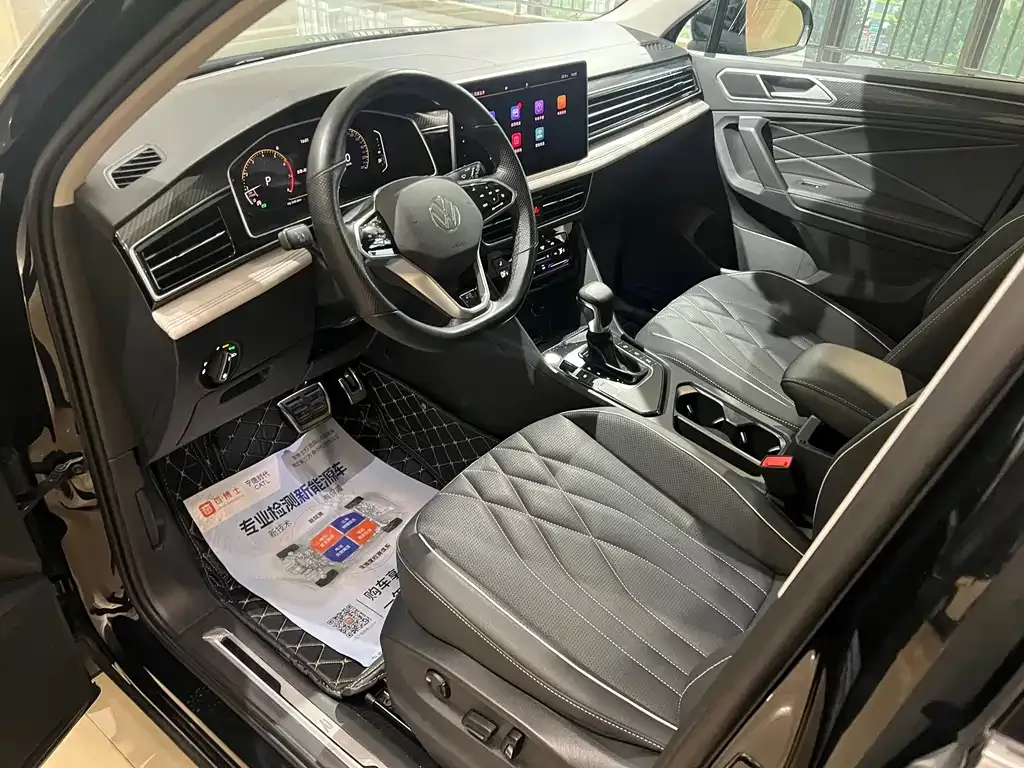 Volkswagen Tiguan L — фото 9