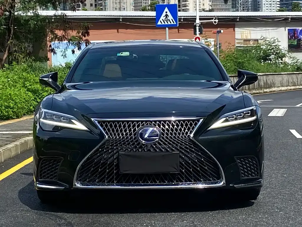 Lexus LS — фото 5