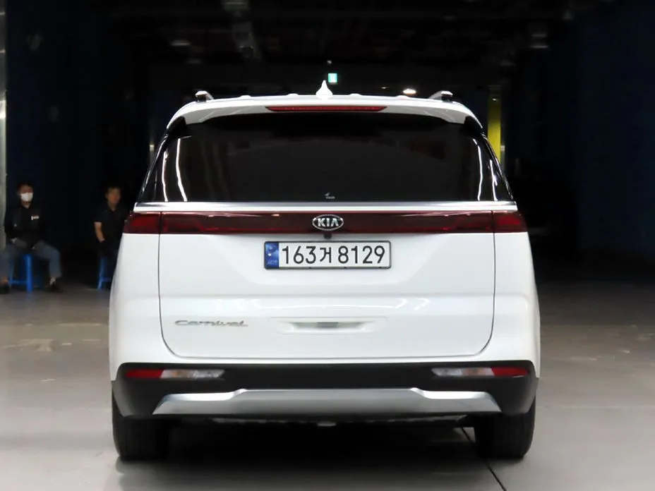 Kia Carnival — фото 6