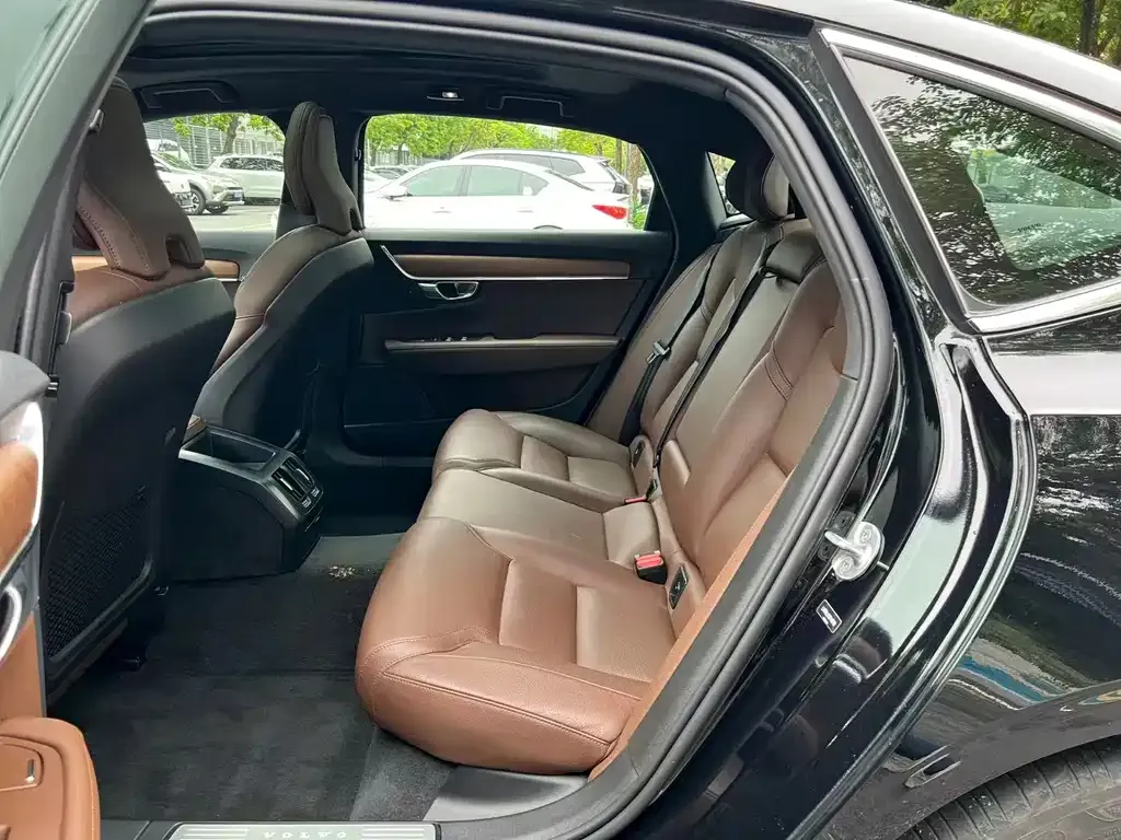 Volvo S90 — фото 8