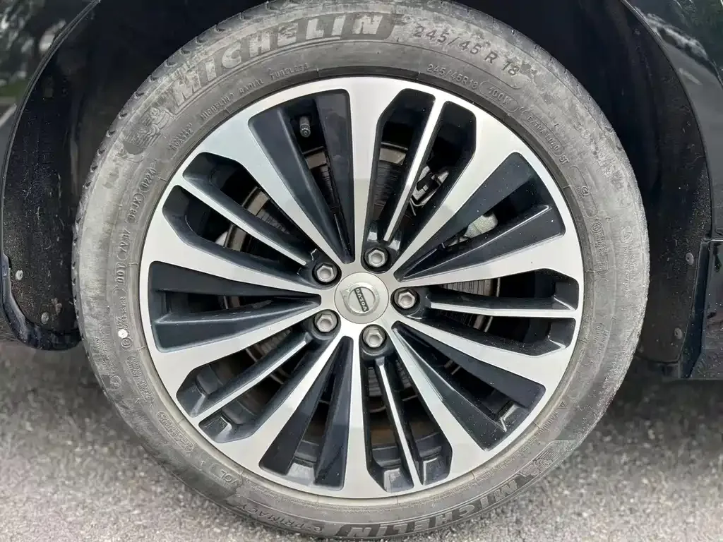Volvo S90 — фото 3