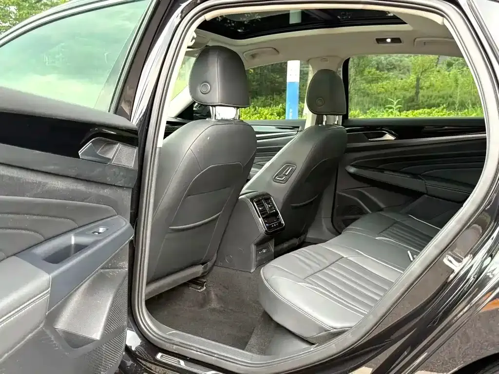 Volkswagen Passat — фото 4