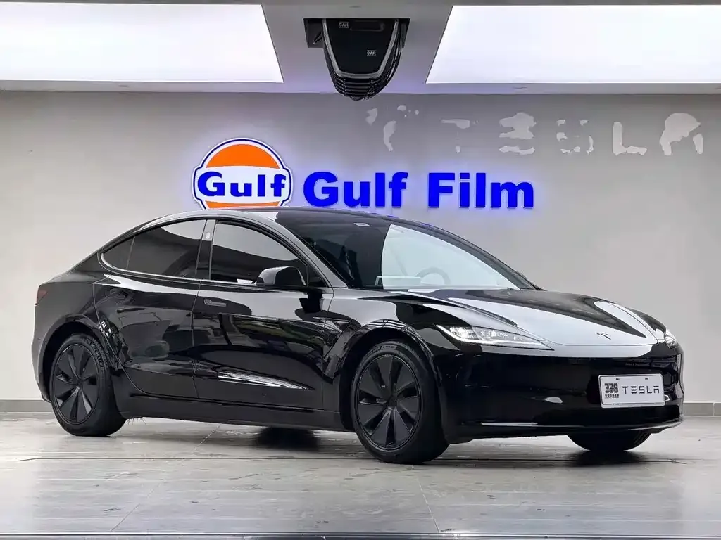 Tesla Model 3 — фото 6