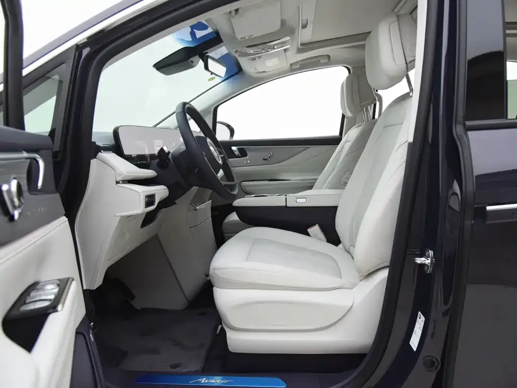 Buick GL8 Hybrid — фото 10