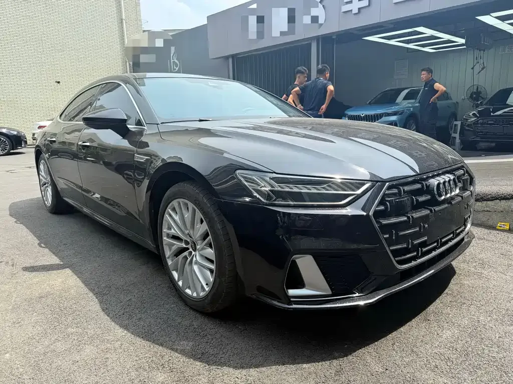 Audi A7L 2024 из CN, фото 10