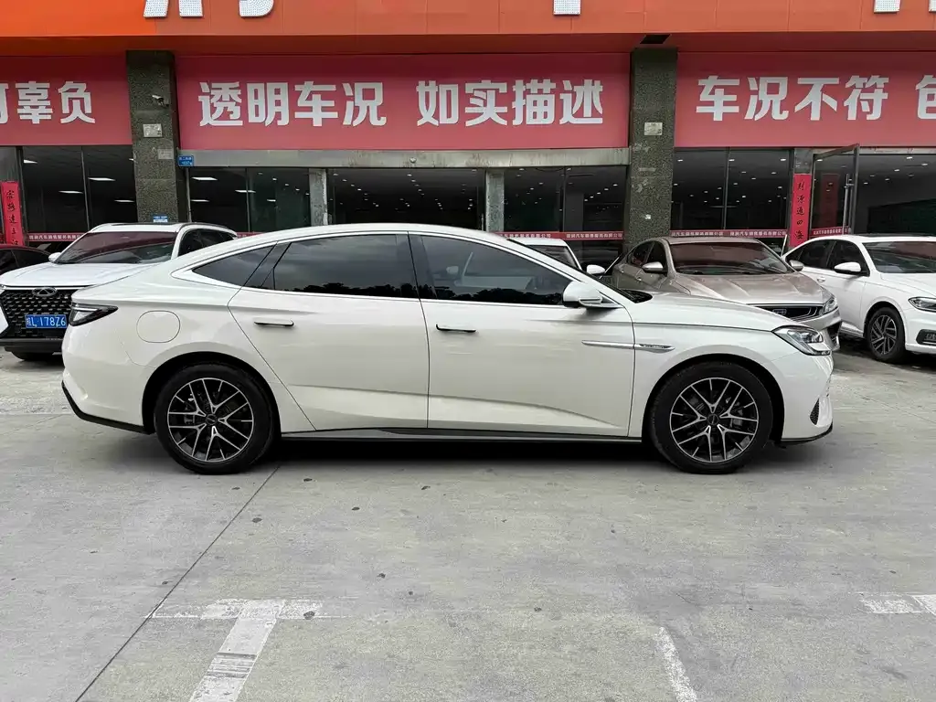 BYD Seal — фото 8