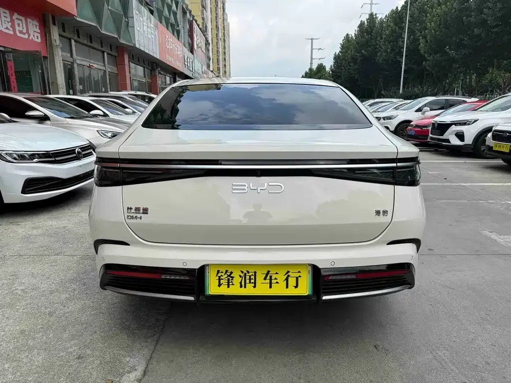 BYD Seal — фото 9