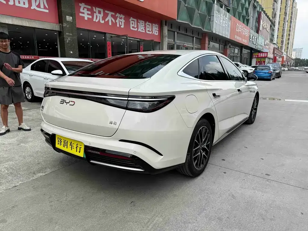BYD Seal — фото 3