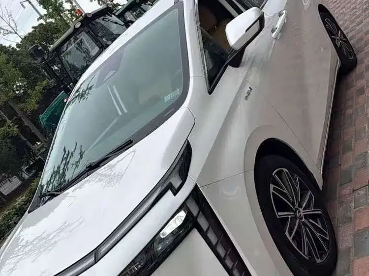GAC Motor 传祺E8 PHEV