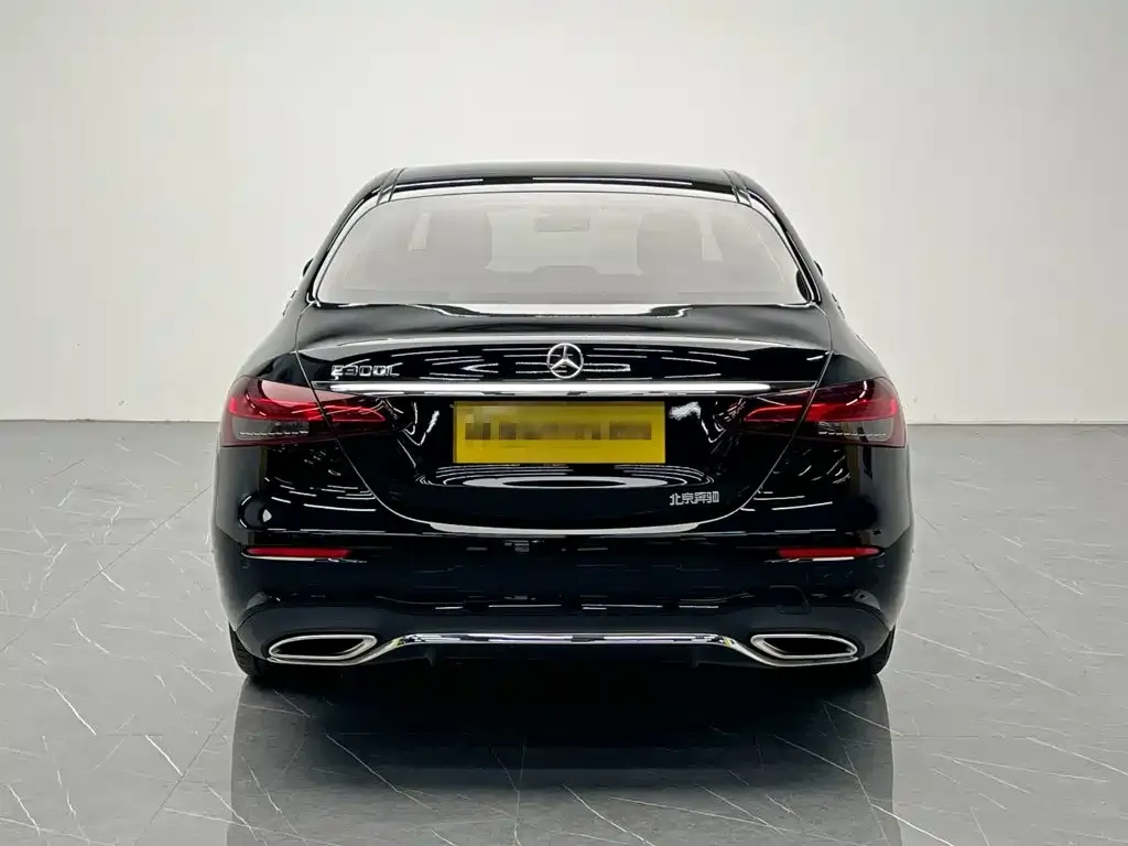 Mercedes-Benz E-Class — фото 3