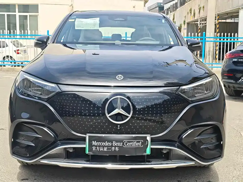 Mercedes-Benz EQE SUV — фото 3