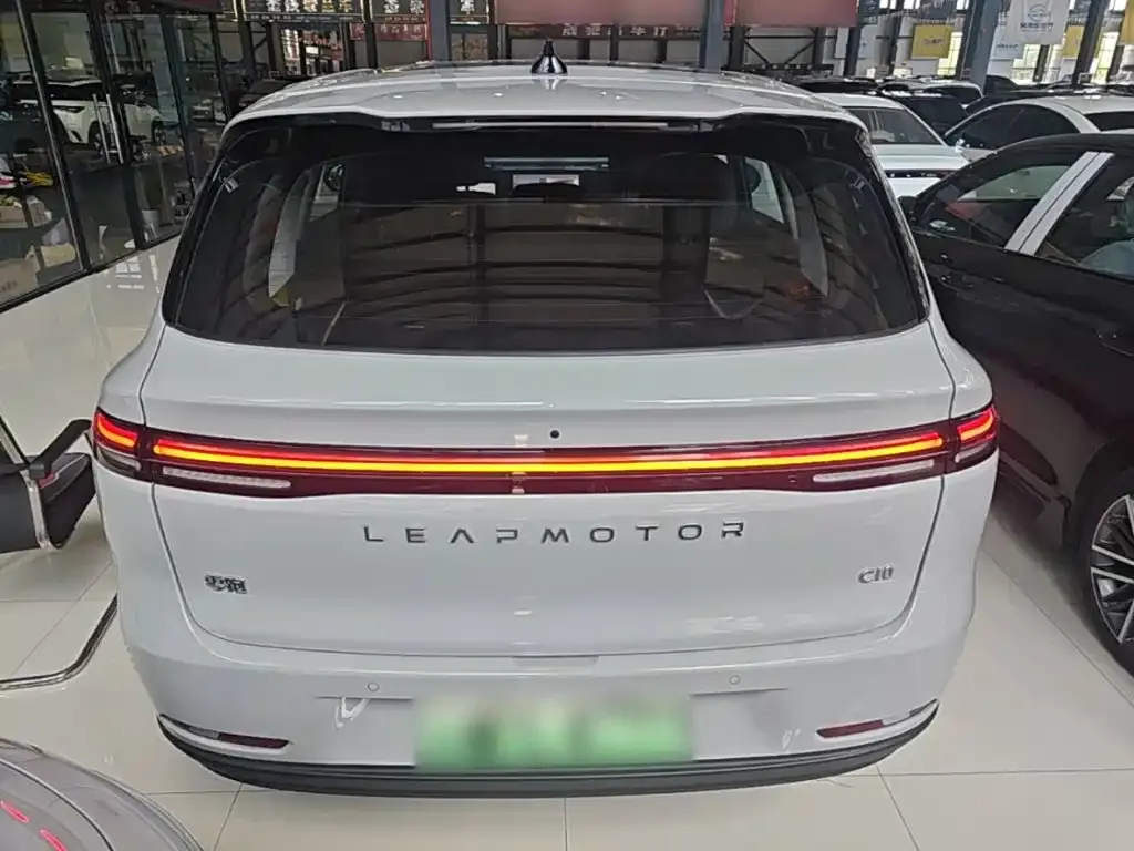 Leapmotor C10 — фото 5