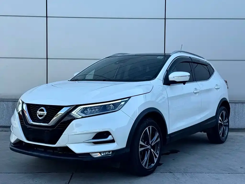 Nissan Qashqai — фото 1