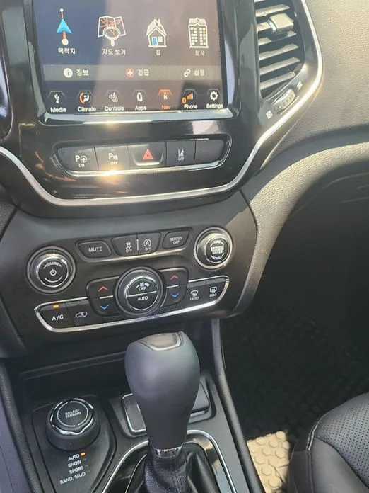 Jeep Cherokee 2021 из KR, фото 3