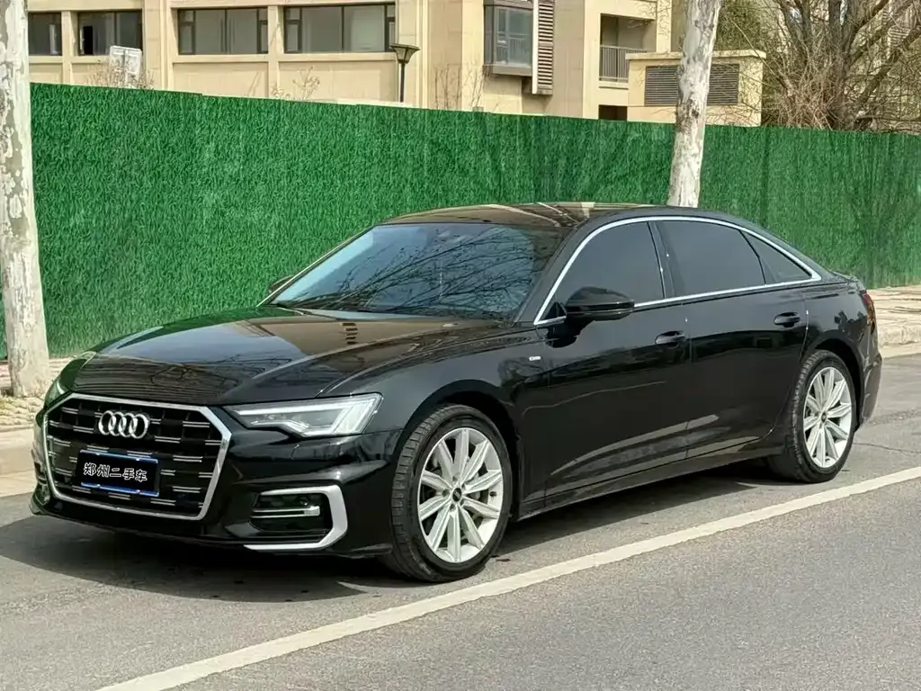 Audi A6L — фото 1