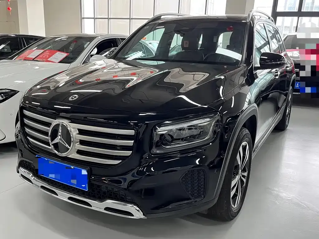 Mercedes-Benz GLB — фото 1