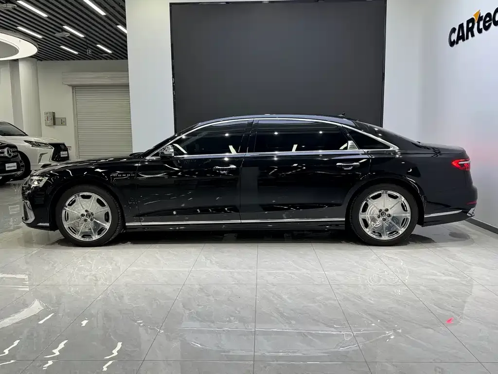 Audi A8 — фото 5