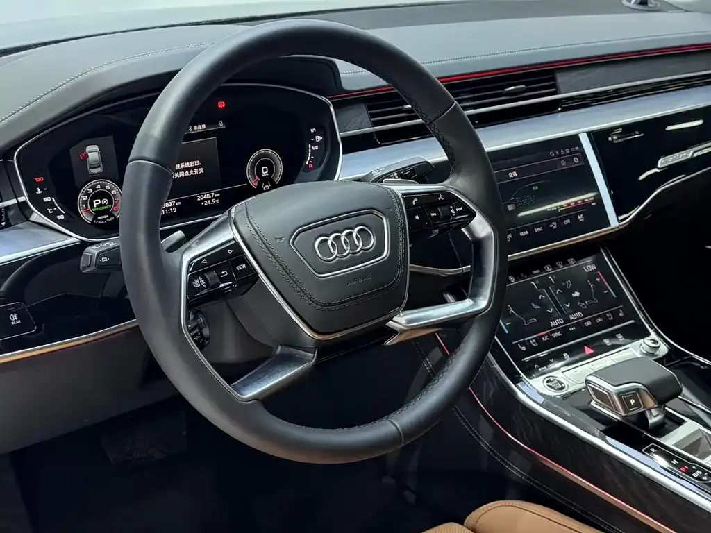 Audi A8 — фото 8