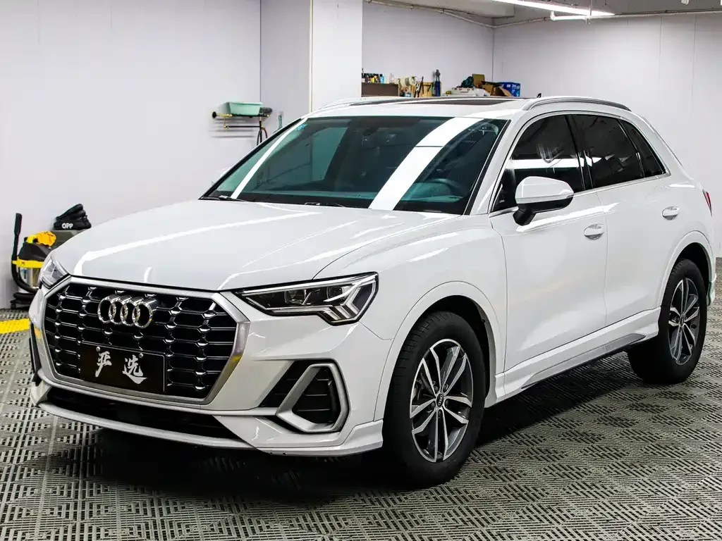 Audi Q3 — фото 1