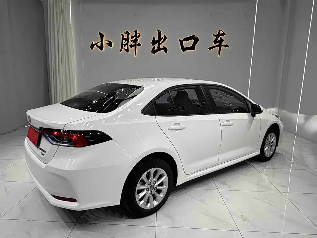 Toyota Corolla — фото 10