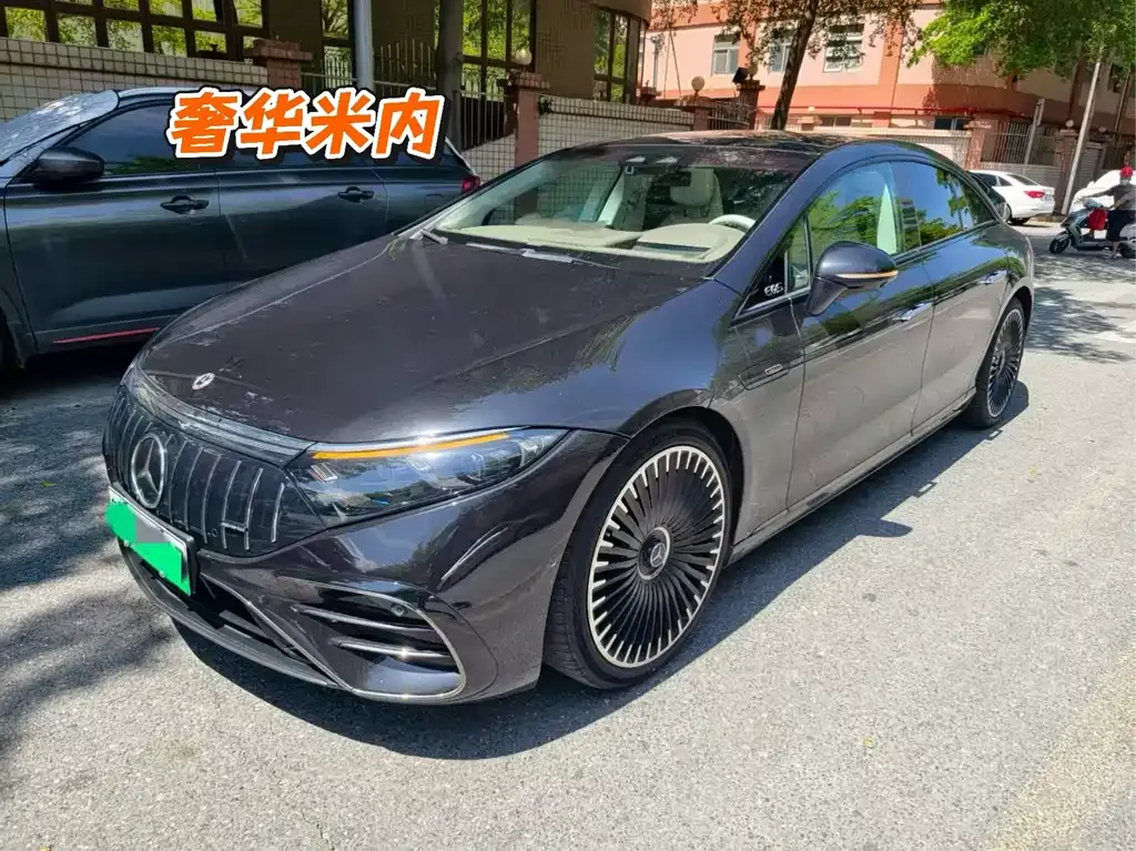 Mercedes-Benz EQS AMG — фото 7
