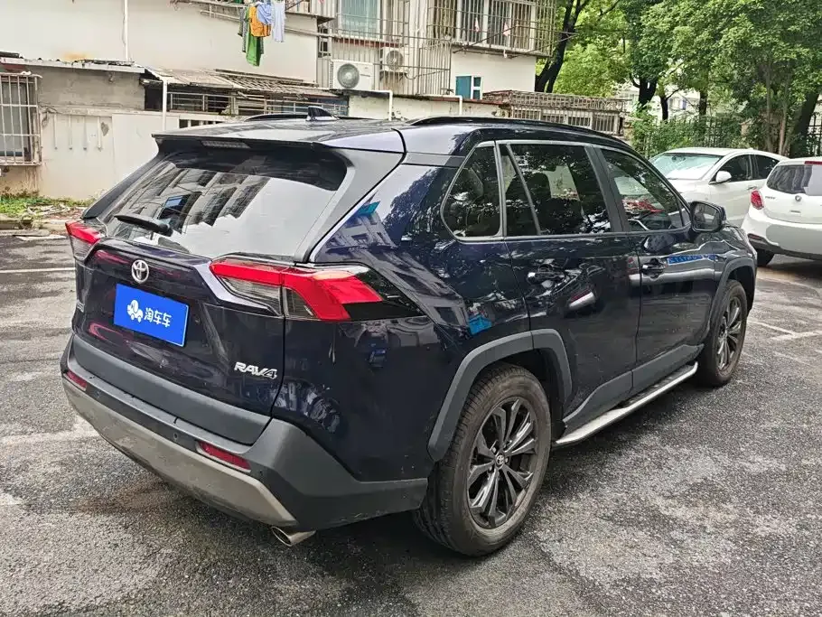 Toyota RAV4 — фото 10