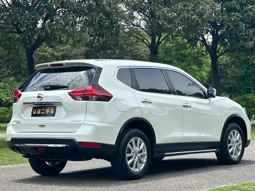 Nissan X-Trail — фото 10