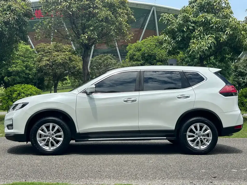 Nissan X-Trail — фото 7