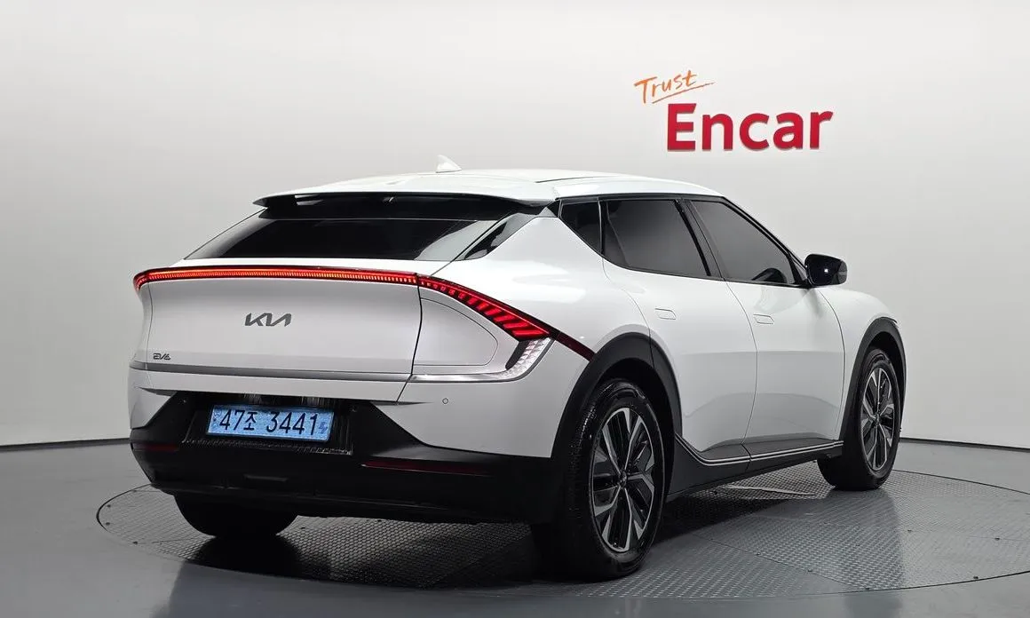 Kia EV6 2023 из KR, фото 2