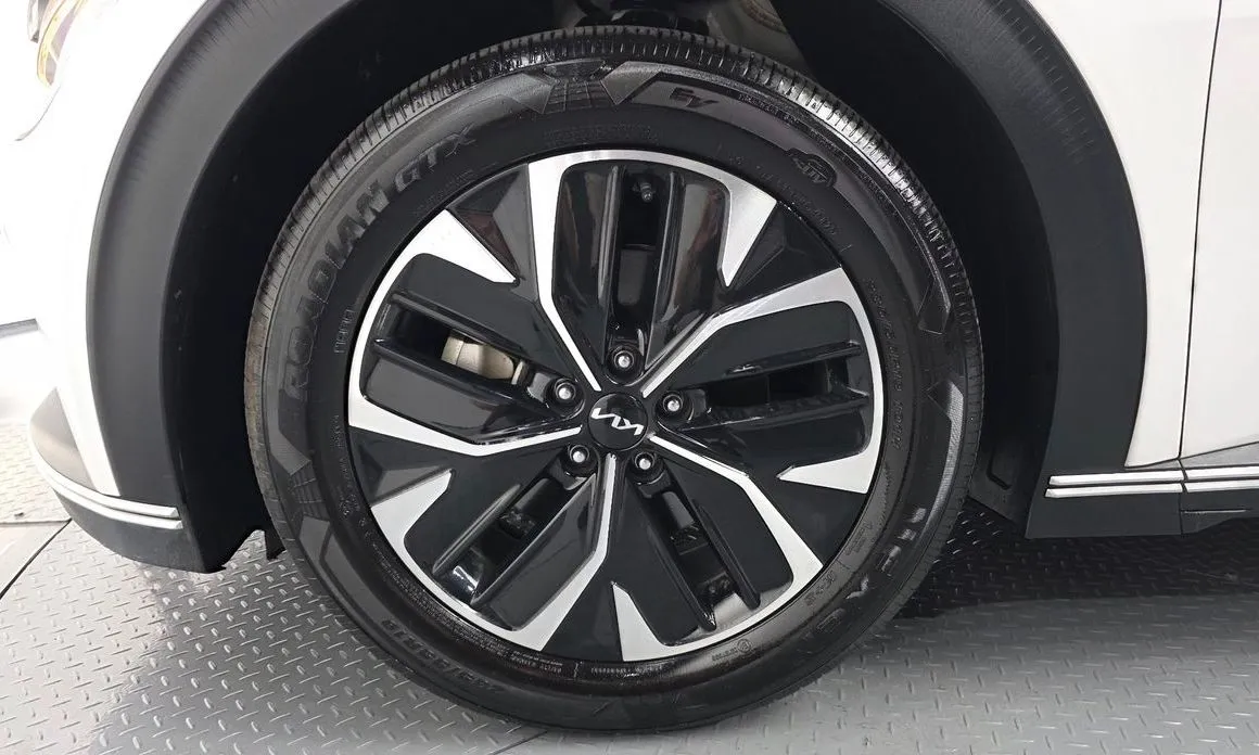 Kia EV6 2023 из KR, фото 10
