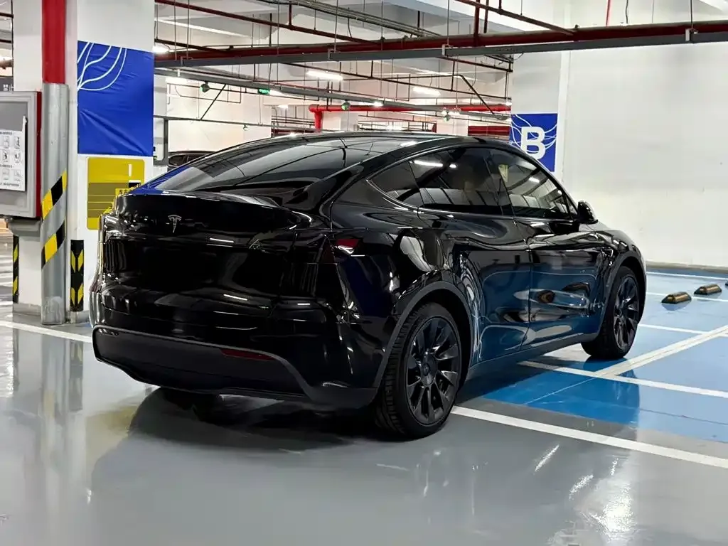 Tesla Model Y — фото 7