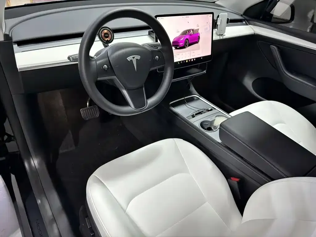 Tesla Model Y — фото 3