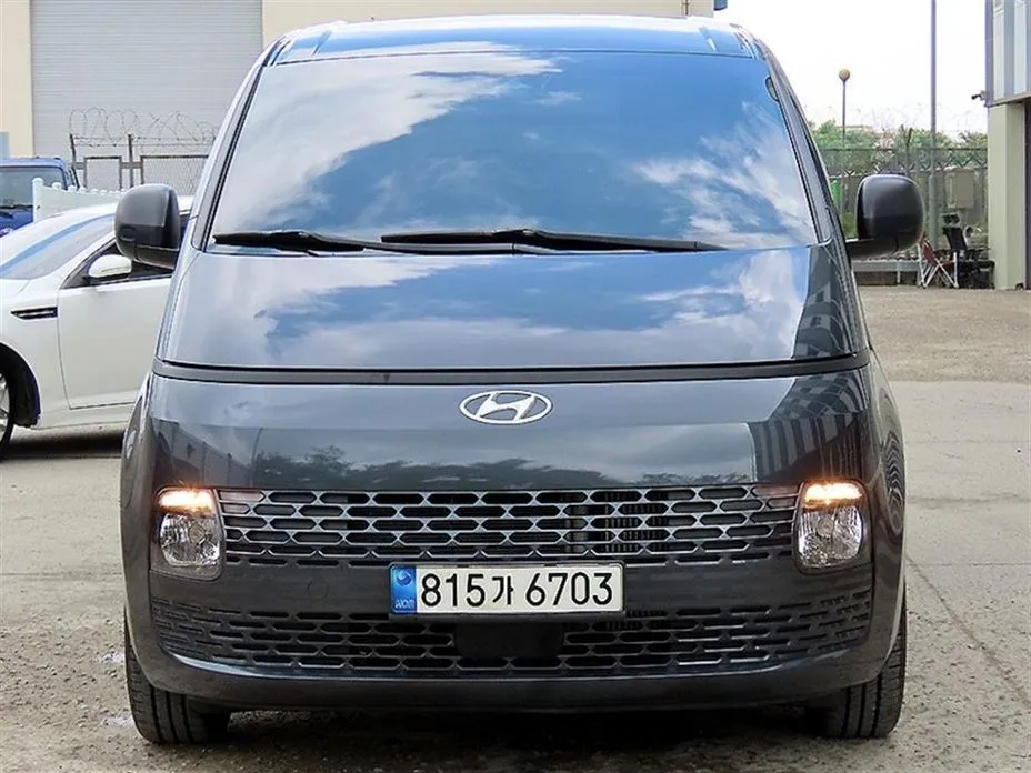Hyundai Staria — фото 1