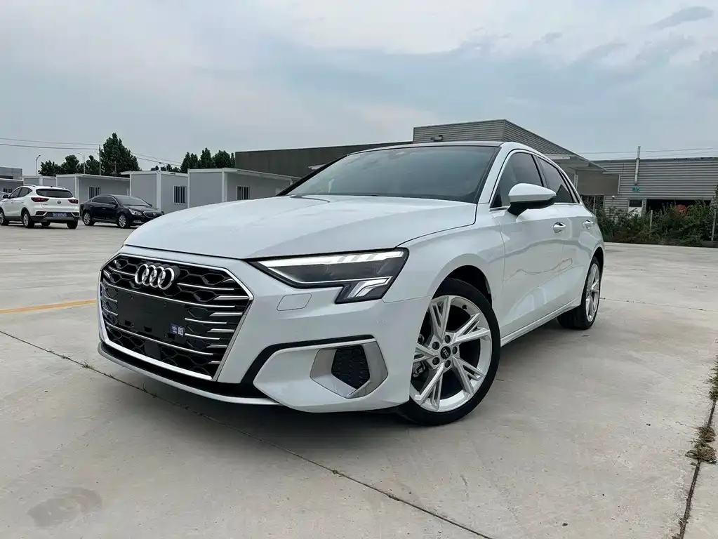 Audi A3 — фото 1