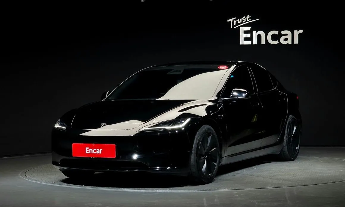 Tesla Model 3 — фото 1