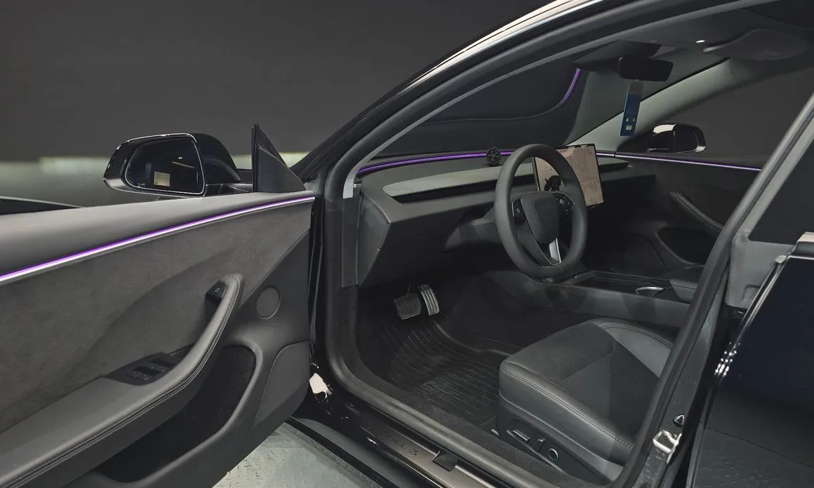 Tesla Model 3 — фото 10
