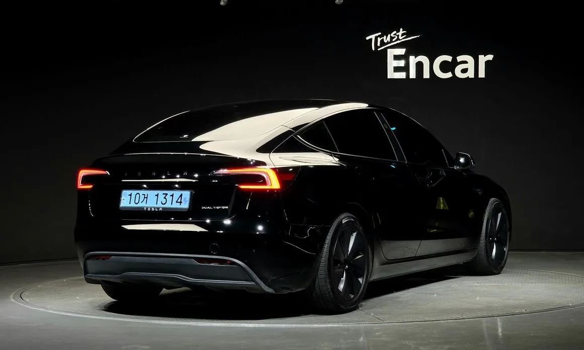 Tesla Model 3 — фото 5