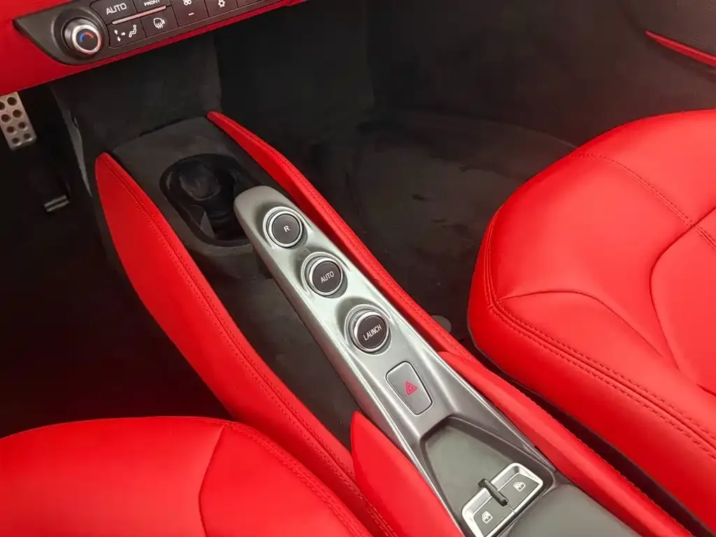 Ferrari F8 — фото 8