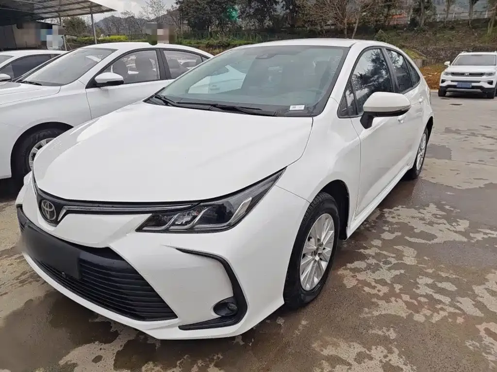 Toyota Corolla — фото 1