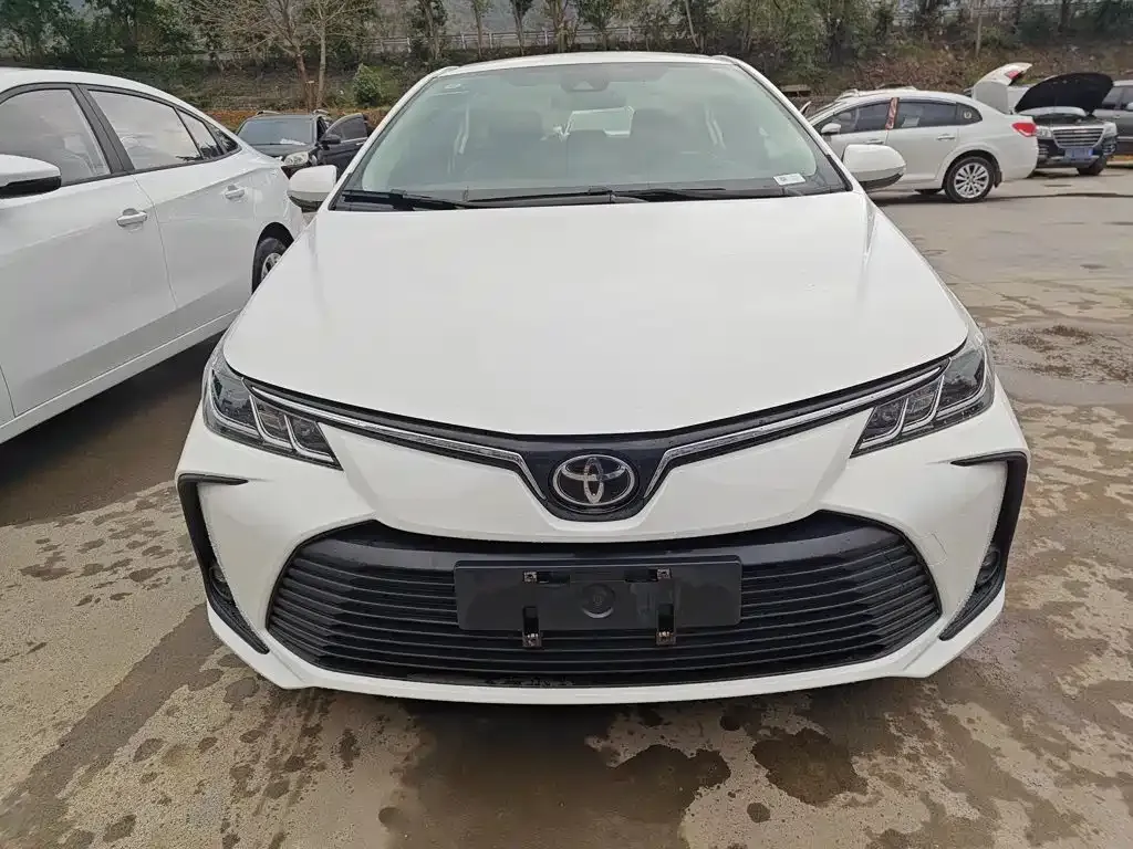 Toyota Corolla — фото 4