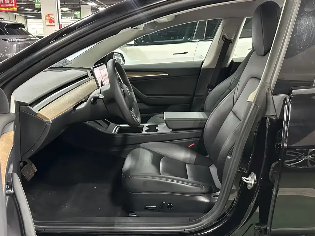 Tesla Model 3 — фото 6