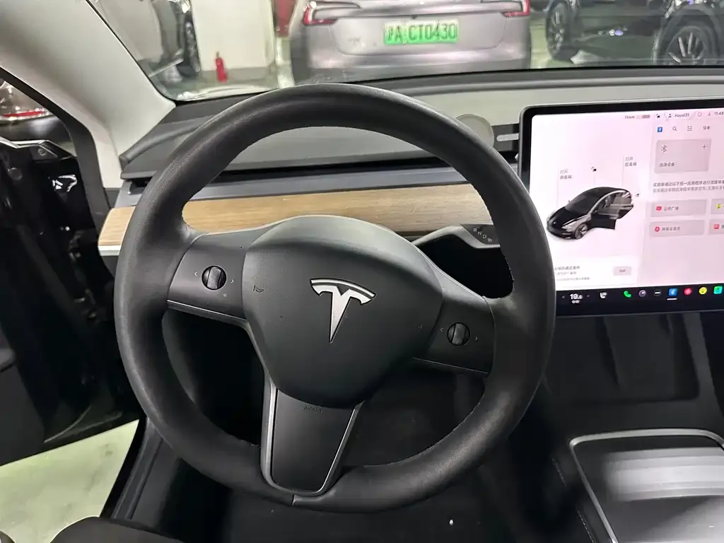 Tesla Model 3 — фото 7