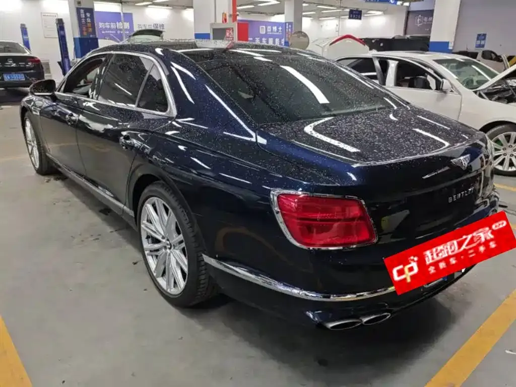 Bentley Flying Spur — фото 5