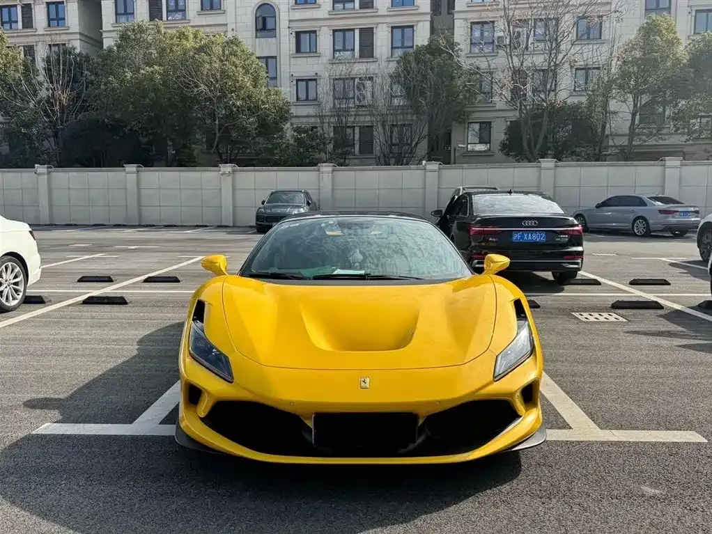 Ferrari F8 — фото 10