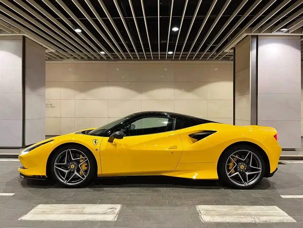 Ferrari F8 — фото 9