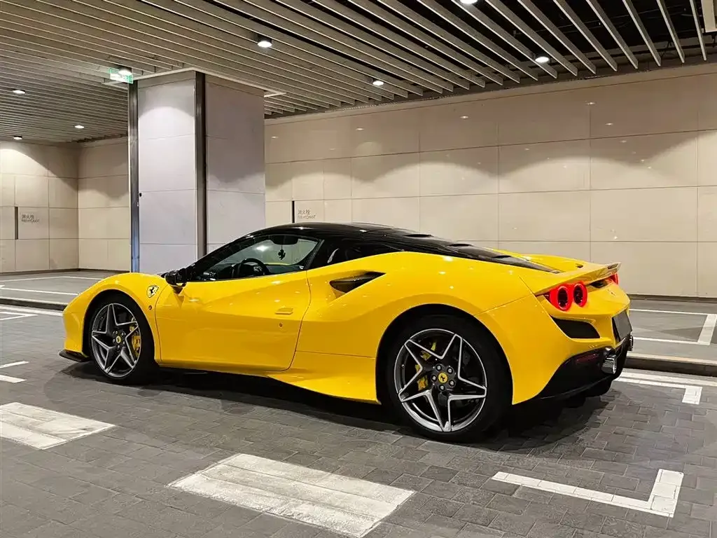 Ferrari F8 — фото 5